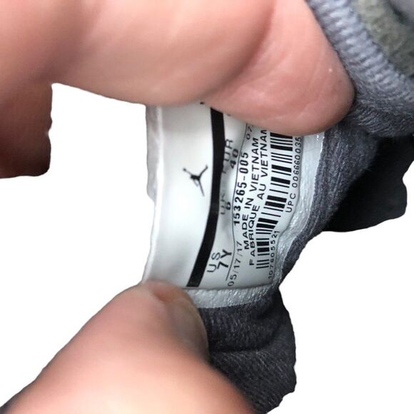 RARE 2017 Air Jordan 12 Retro Dark Grey Size 7 - Picture 6 of 12